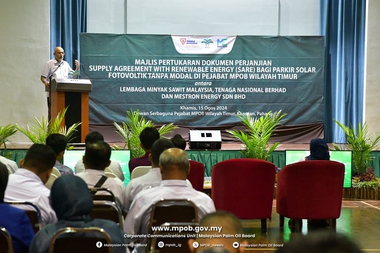 Majlis Pertukaran Dokumen Perjanjian Supply Agreement with Renewable Energy (SARE) bagi Parkir (1