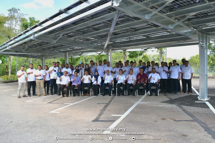 Majlis Pertukaran Dokumen Perjanjian Supply Agreement with Renewable Energy (SARE) bagi Parkir (1 (7)